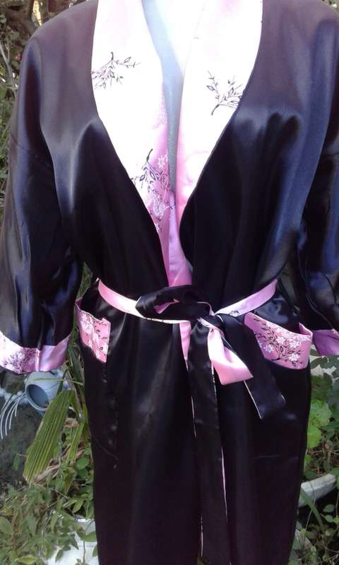 Vintage Reversible Pink And Black Pure Silk Kimono Gown WithCherry Blossom And Dragon Motif Size 14