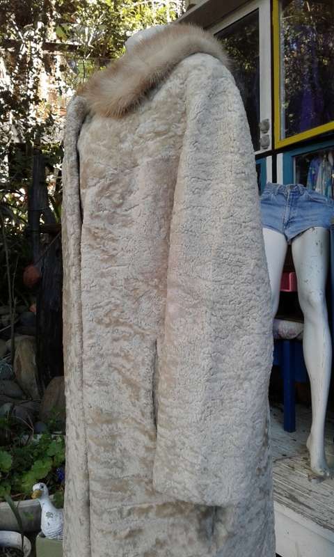 Vintage Original 1960s Golden Persian Lamb Karakul Genuine Fur Coat With Mink Collar Size 14