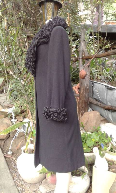 Vintage High Quality Black Cashmere And Fur Designer Coat Made In Italy Size 10