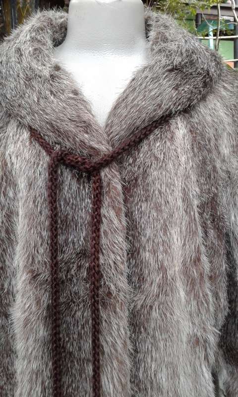 Vintage 1970s Finest Quality Genuine Grey Silver Fox Fur Coat Size 14