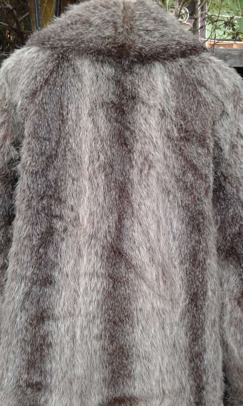 Vintage 1970s Finest Quality Genuine Grey Silver Fox Fur Coat Size 14