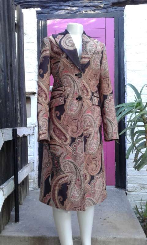 Exquisite Italian Designer  Coat By Etro Milano Paisley Pattern Size 10 Excellent Condition
