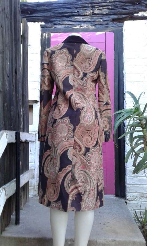 Exquisite Italian Designer  Coat By Etro Milano Paisley Pattern Size 10 Excellent Condition