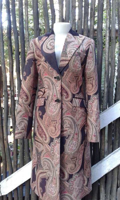 Exquisite Italian Designer  Coat By Etro Milano Paisley Pattern Size 10 Excellent Condition