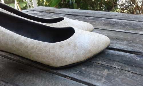 Vintage 1980s Sophisticats Creme White Pumps Size 6