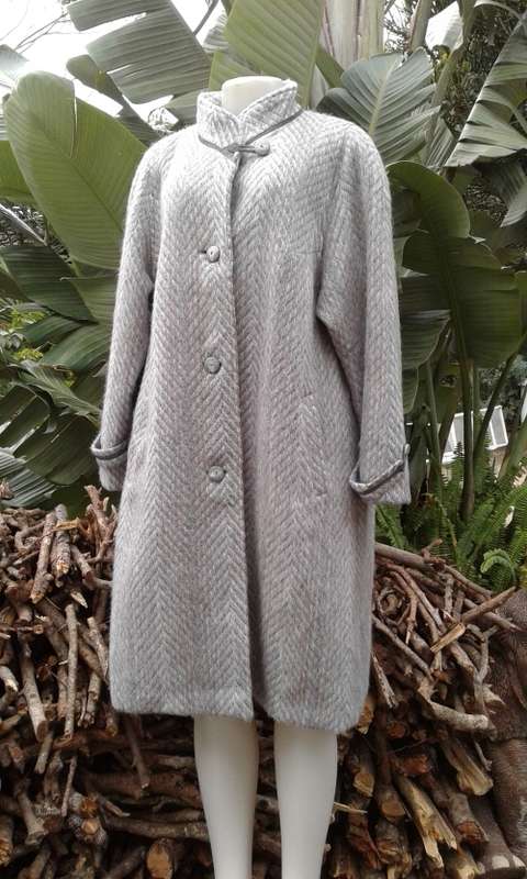 Luxury Sager Mohair Wool Winter Designer Coat Exquisite Finishes By Koehler Kraenzer 14 to 16