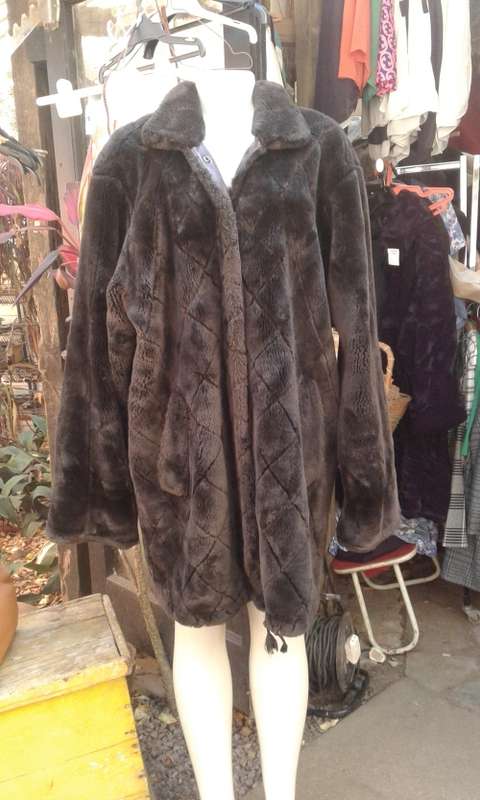 Searle Blatt Studio Chocolate Brown Faux Fur Designer Coat Made In USA Size 14 to 16