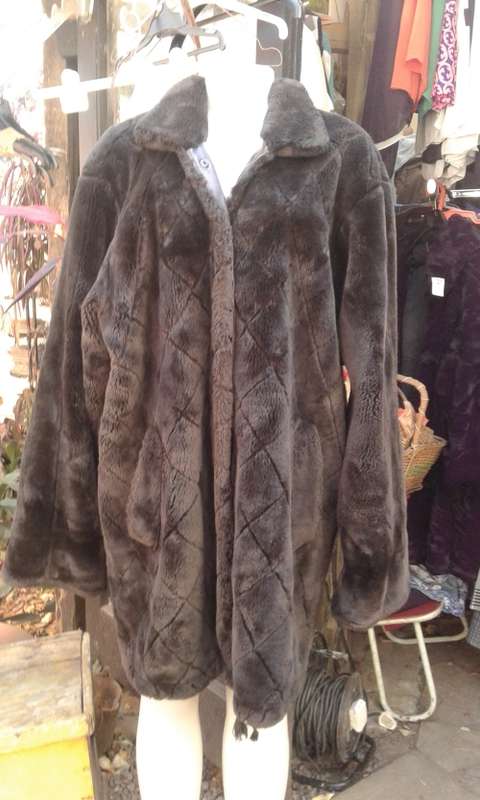 Searle Blatt Studio Chocolate Brown Faux Fur Designer Coat Made In USA Size 14 to 16