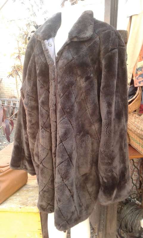Searle Blatt Studio Chocolate Brown Faux Fur Designer Coat Made In USA Size 14 to 16