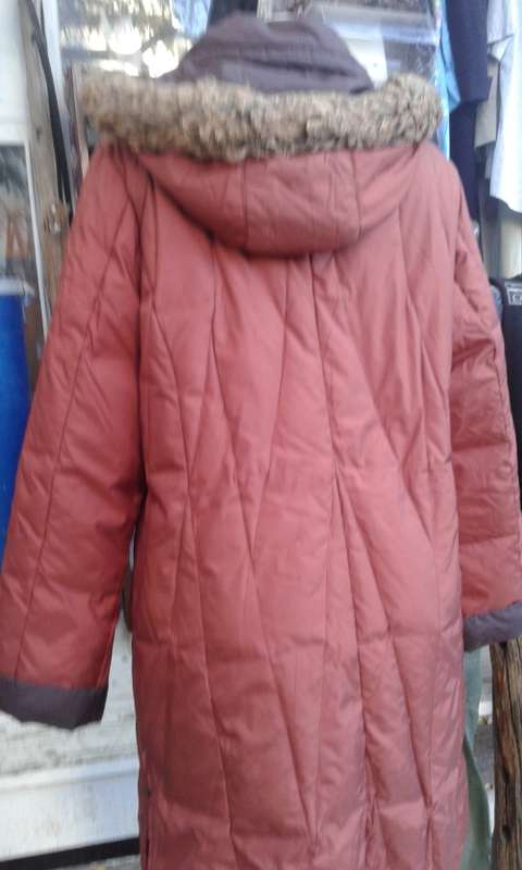High Quality Down Padded Winter Coat In Burnt Orange With Hòod Super Warm And Comfortable Size 14