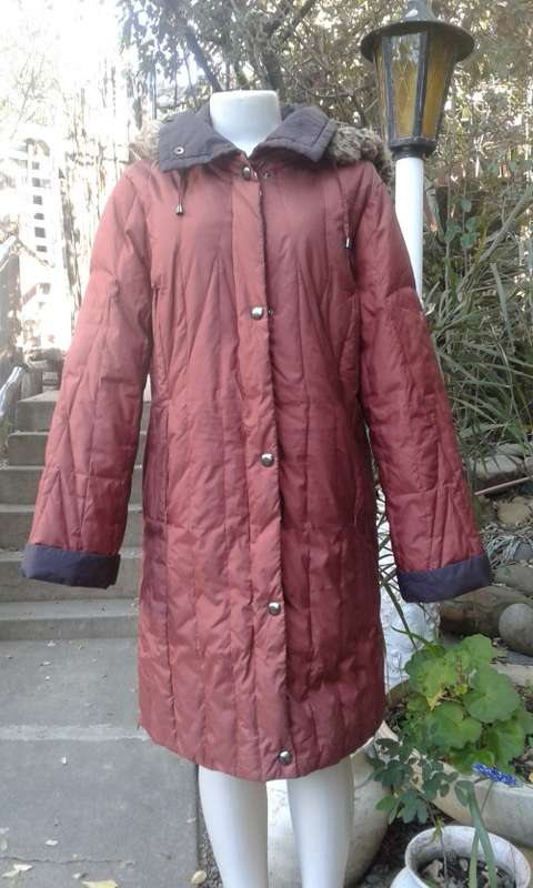 High Quality Down Padded Winter Coat In Burnt Orange With Hòod Super Warm And Comfortable Size 14
