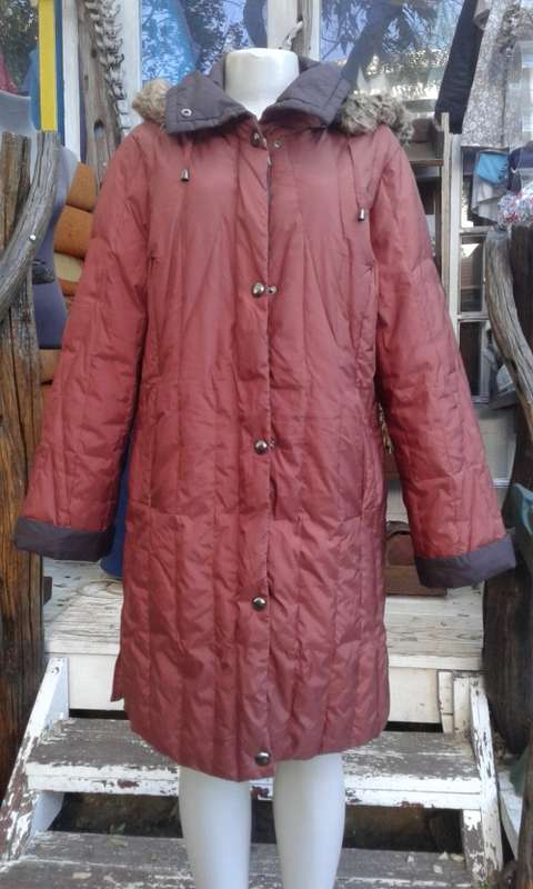 High Quality Down Padded Winter Coat In Burnt Orange With Hòod Super Warm And Comfortable Size 14