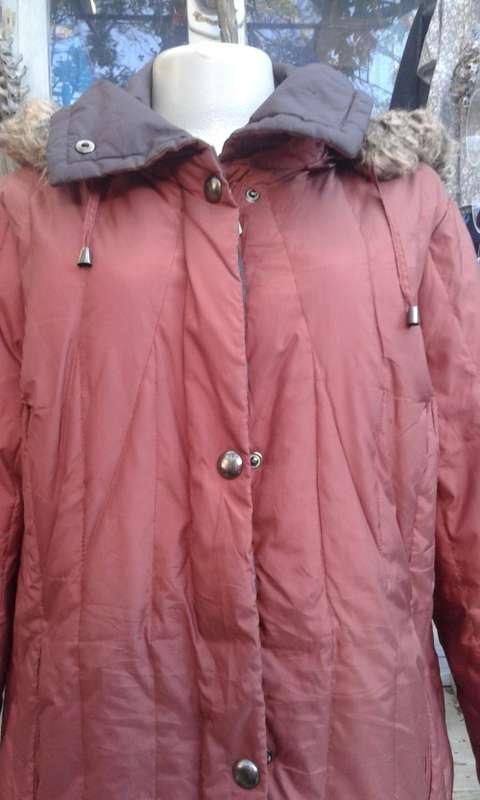 High Quality Down Padded Winter Coat In Burnt Orange With Hòod Super Warm And Comfortable Size 14