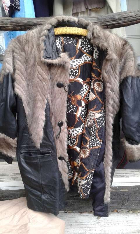 Glamorous 1990s Vintage Black Nappa Lamb Leather And Genuine Mink Fur Winter Coat