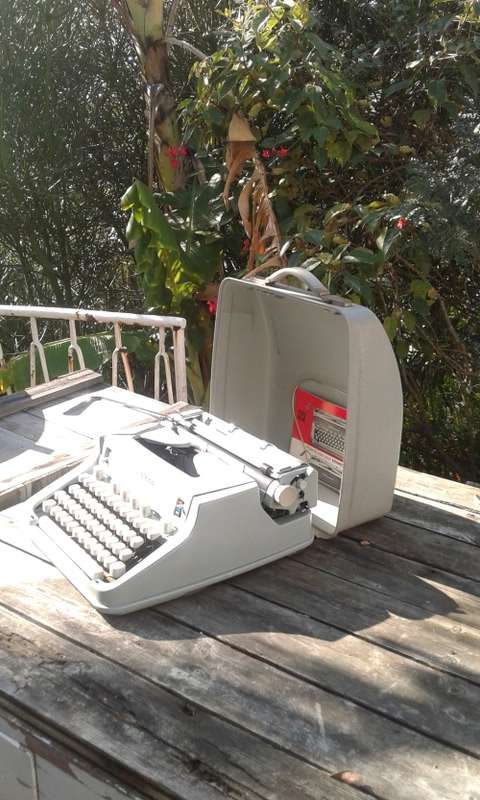 Rare Vintage Hermes 3000 Portable Typewriter With Original Manual