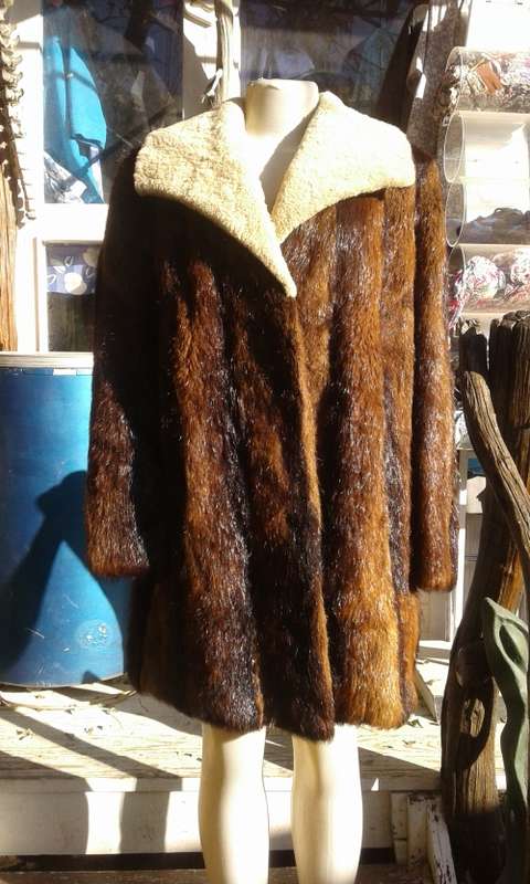 Vintage 1970s Finest Quality Genuine Brown Mink Fur Coat With Sheep Skin Collar Size 16cm