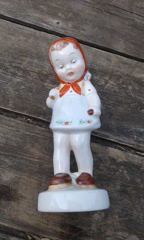 Antique Royal Dux Harvest Girl Porcelain Figurine No.5 Czechoslovakia 14cm Height Marked And Label