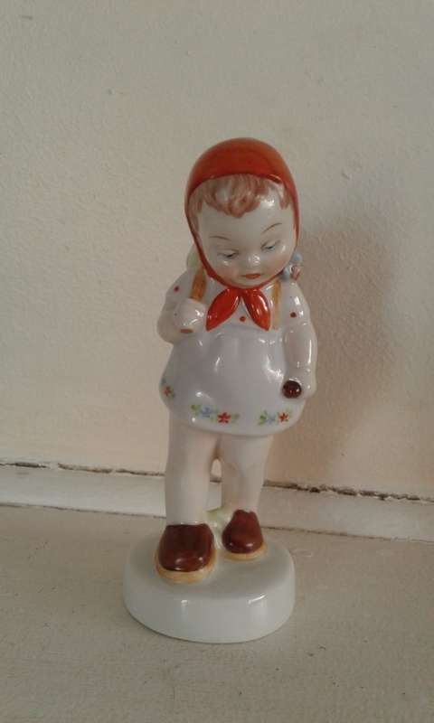 Antique Royal Dux Harvest Girl Porcelain Figurine No.5 Czechoslovakia 14cm Height Marked And Label