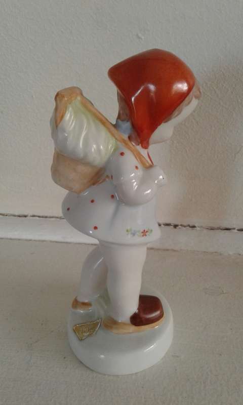Antique Royal Dux Harvest Girl Porcelain Figurine No.5 Czechoslovakia 14cm Height Marked And Label