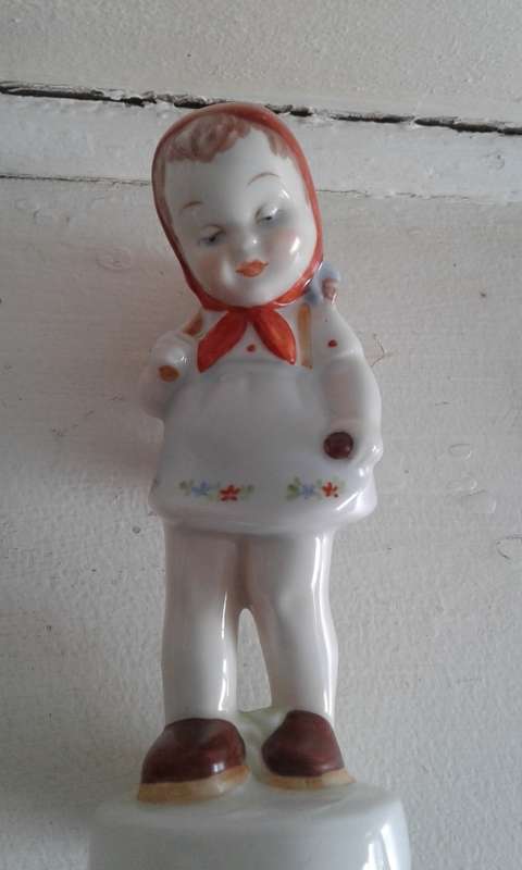 Antique Royal Dux Harvest Girl Porcelain Figurine No.5 Czechoslovakia 14cm Height Marked And Label