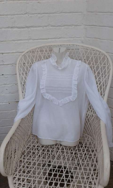 Vintage White Long Sleeved High Ruffled Collar Blouse Shirt Size 14 to 16 Bust 97cm