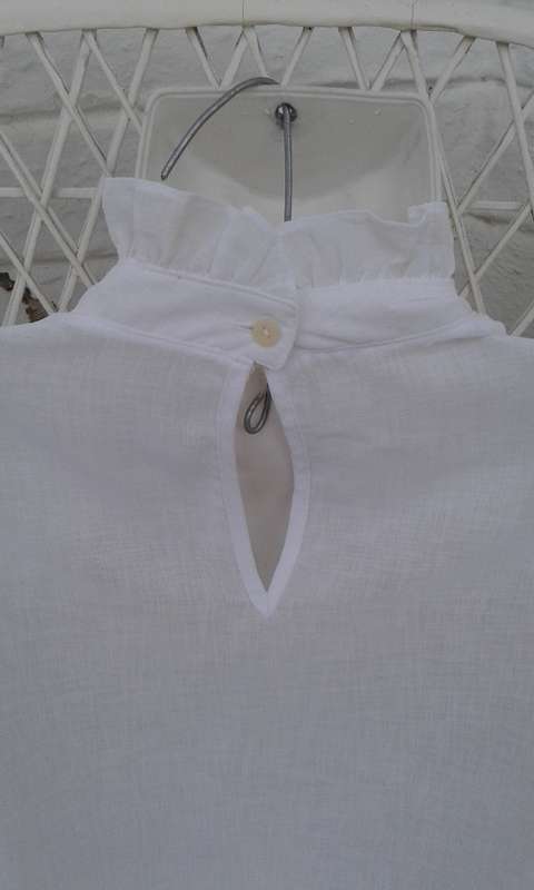 Vintage White Long Sleeved High Ruffled Collar Blouse Shirt Size 14 to 16 Bust 97cm