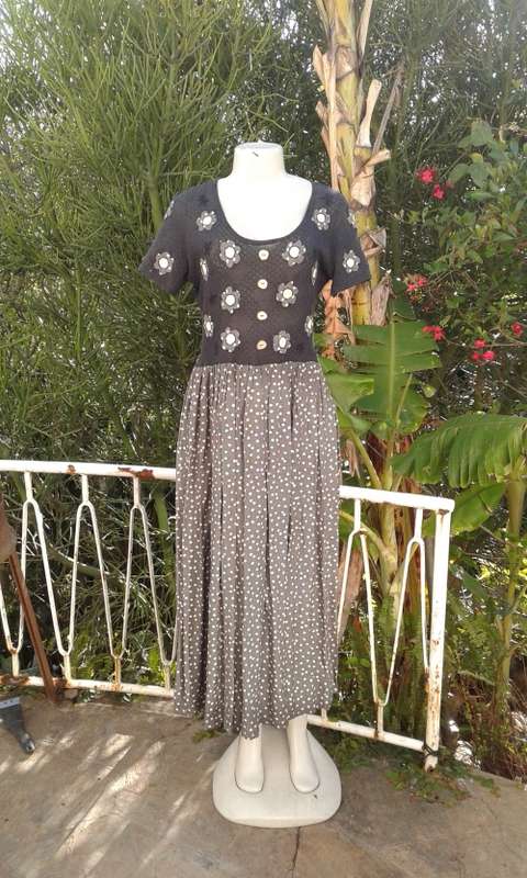 FLOWERS BY NADIR Vintage 1980s Handmade 100 %Viscose Summer Dress Size 12 to 14 Made In Italy