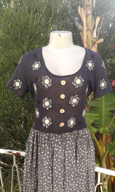 FLOWERS BY NADIR Vintage 1980s Handmade 100 %Viscose Summer Dress Size 12 to 14 Made In Italy