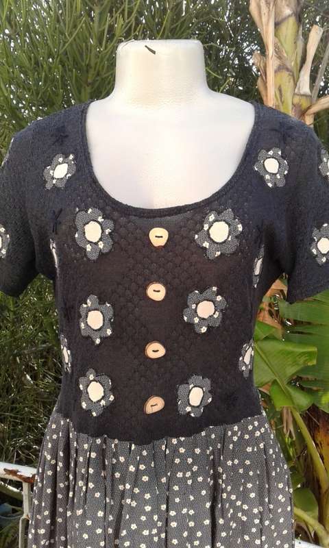 FLOWERS BY NADIR Vintage 1980s Handmade 100 %Viscose Summer Dress Size 12 to 14 Made In Italy