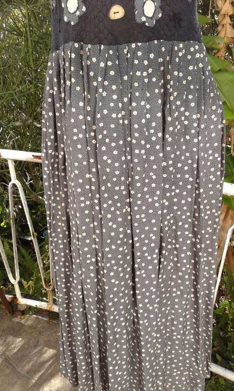 FLOWERS BY NADIR Vintage 1980s Handmade 100 %Viscose Summer Dress Size 12 to 14 Made In Italy