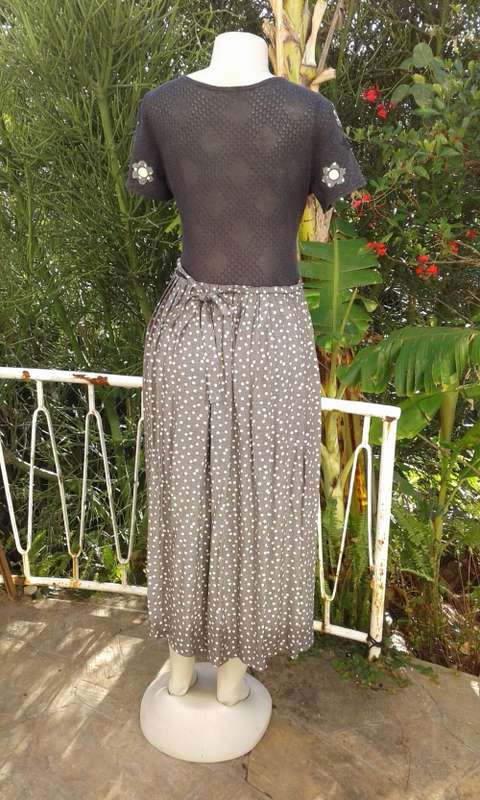FLOWERS BY NADIR Vintage 1980s Handmade 100 %Viscose Summer Dress Size 12 to 14 Made In Italy