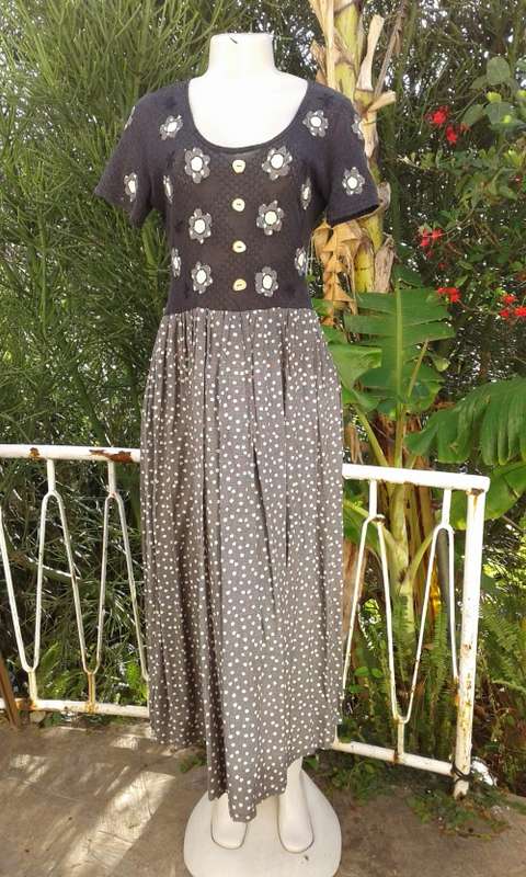 FLOWERS BY NADIR Vintage 1980s Handmade 100 %Viscose Summer Dress Size 12 to 14 Made In Italy
