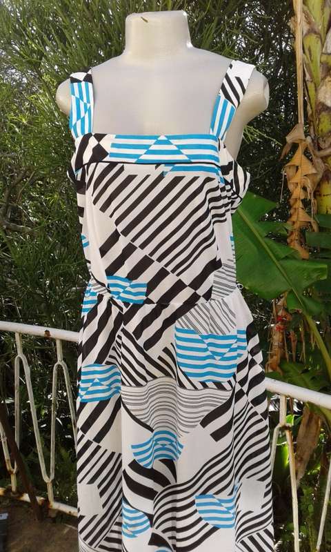 Vintage 1970s Miss Lynn Manhattan Sleeveles Summer Dress Size 16