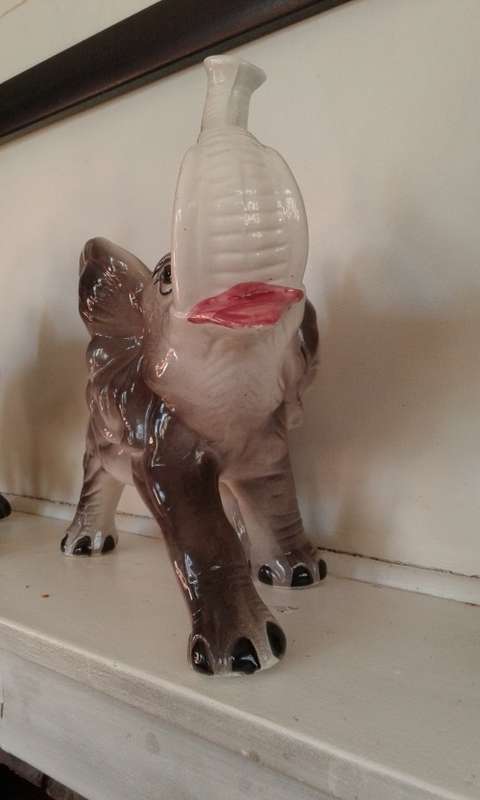 Vintage Set 4 Porcelain Elephant Figurines Ornaments 2 Large 2 Medium Sized