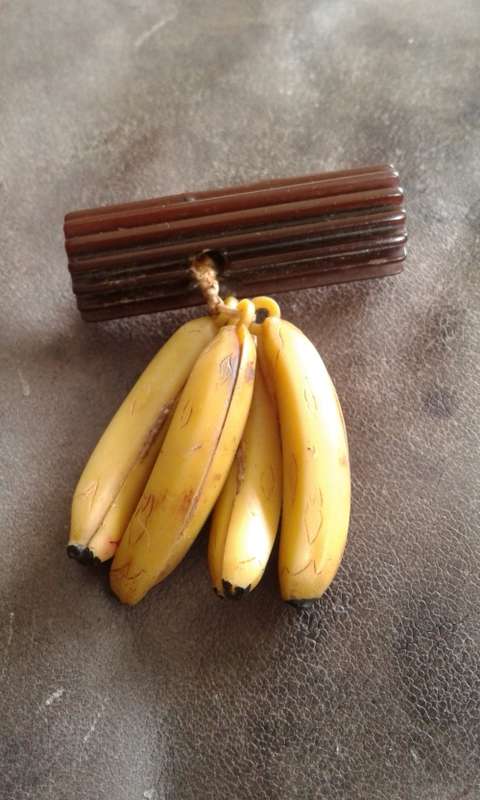 Very Rare Vintage Dangling Bakelite 1930s Banana Brooch Pin