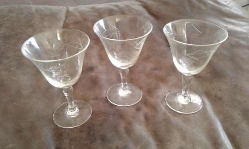 Set Of 3 Crystal Handcut Grape Bouquet Liquor Glasses