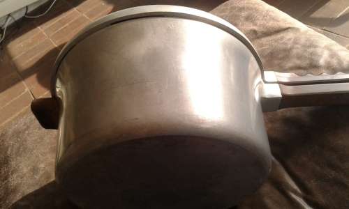 Vintage Presto Pressure Cooker Cooker Model 406 Bakelite Handles