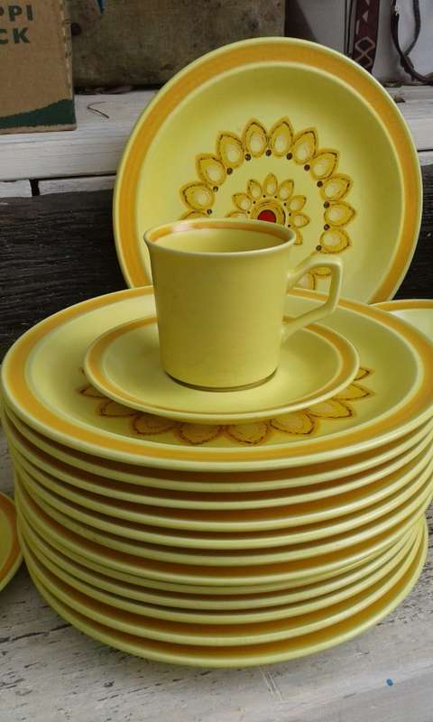 Spectacular Vintage Nikko Japanese Mid Century Modern Yellow Flower Dinner Coffee Set Red Enamel