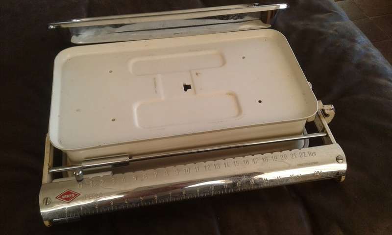 Vintage German 1950s Krups Perla Kitchen Scale In Excellent Condition