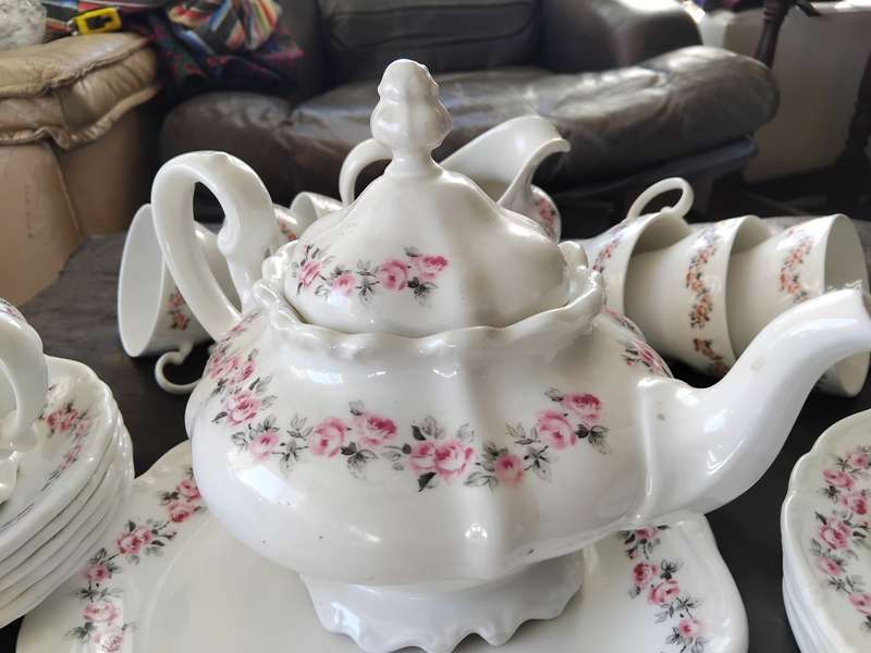 Beautiful Huguenot Constantia Coffee Tea Set Pink Rose Pattern 22 Pieces