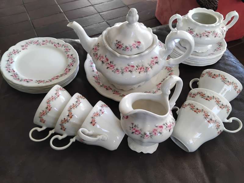 Beautiful Huguenot Constantia Coffee Tea Set Pink Rose Pattern 22 Pieces