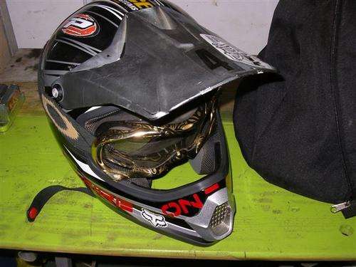 MOTOR BIKE HELMET, GOOGLES AND BAG FOX ON FIRE MEDIUM 57 -58 cm CR 1500