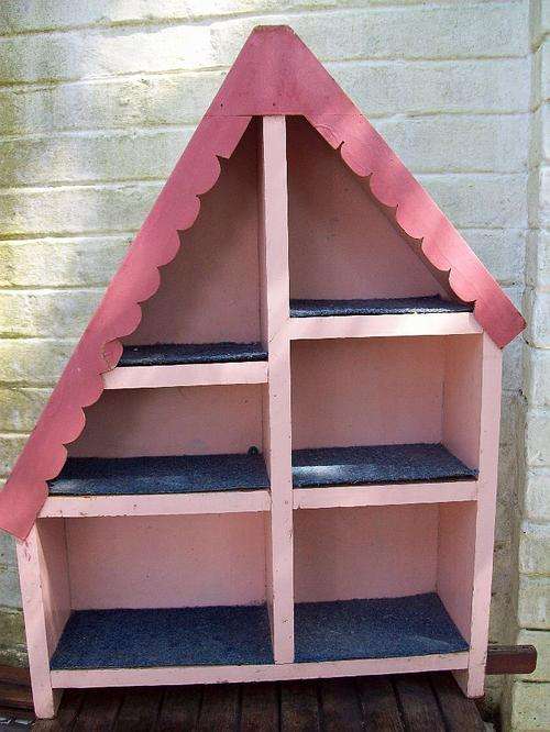 BEAUTIFUL HANDCRAFTED 1950 VINTAGE PINK DOLL HOUSE CAN BE USED AS WALL HANGING FOR FIGURINES AS WELL