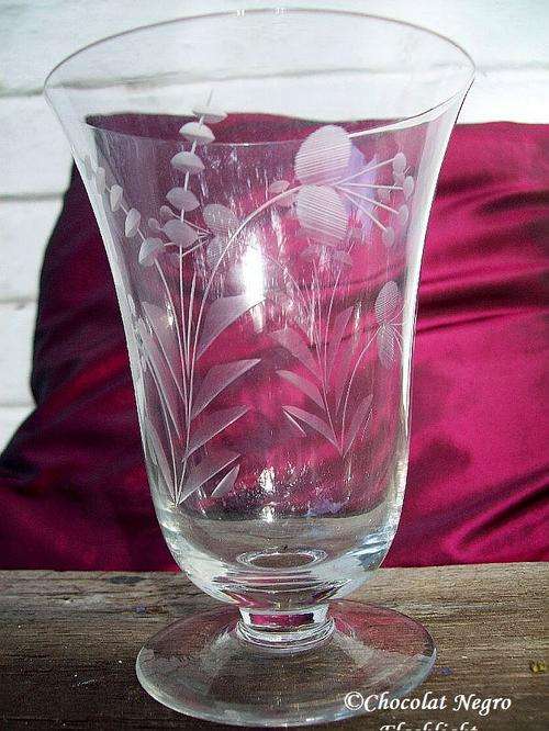 SET OF 5 CRYSTAL HAND CUT COCKTAIL OR BEER GLASSES TYPICAL 1940  SHAPE T WITH BEAUTIFUL FLOWER MOTIF