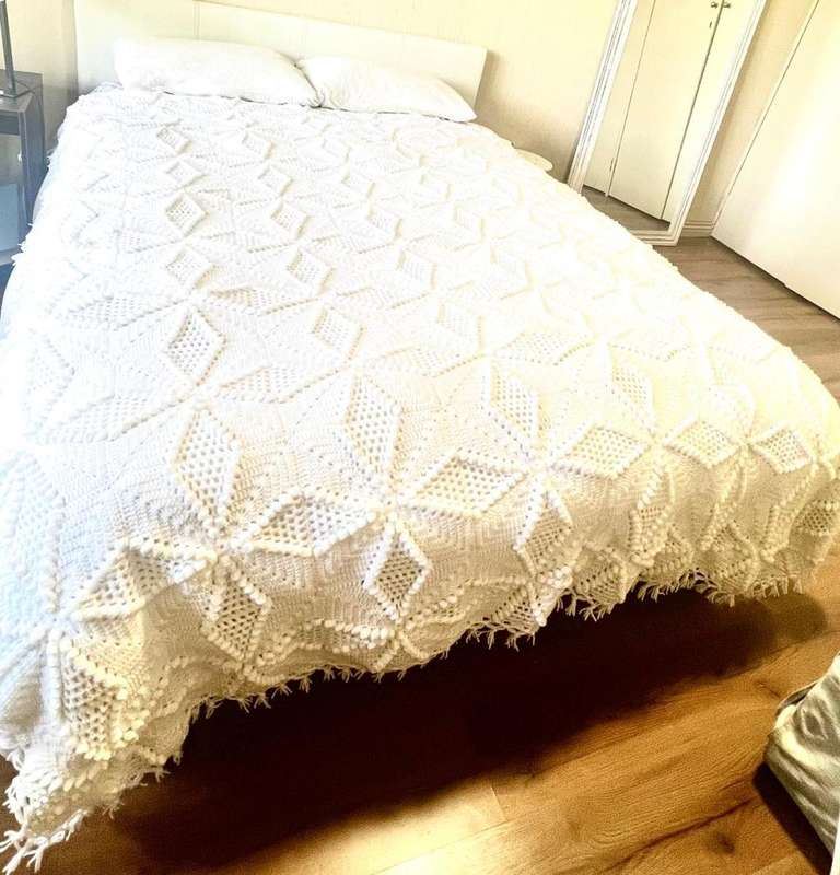 White Vintage Hand Crochet Bedspread/bed cover