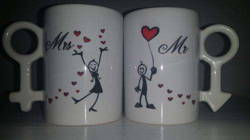 Personalised couples mugs set
