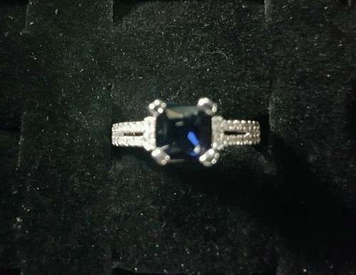 1.5 ct Blue Sapphire Split Ring in Silver