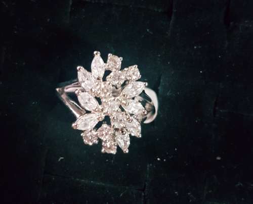 2.8 CT White Sapphire Flower Cluster Engagement ring