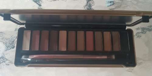 ***Amazing offer on UDN 4 eye shadow***