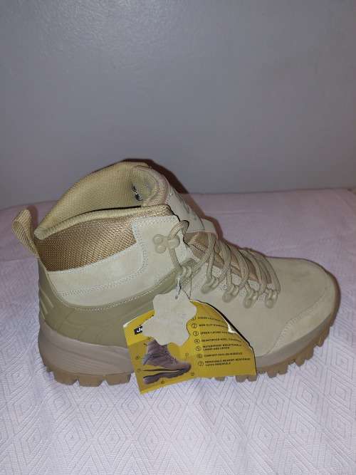 JEEP GENUINE LEATHER WATERPROOF MENS (SIZE 10) BOOTS (BRAND NEW)